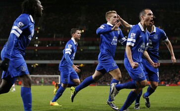 开元集团乒乓球台中间那条线不到底